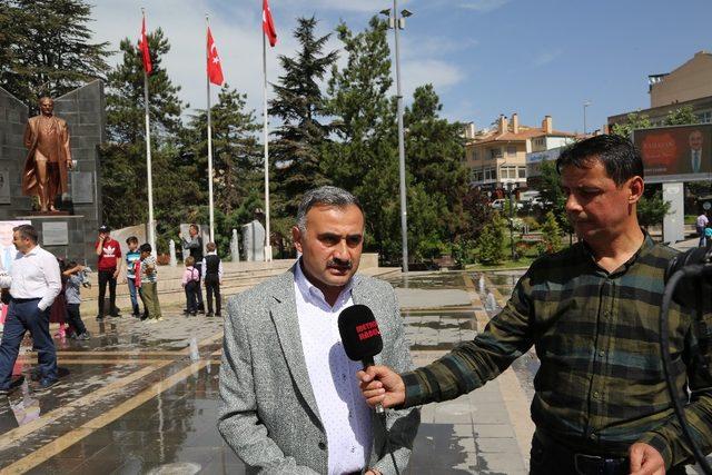 Cabbar Başkan’dan Çocuklara Bayram Şekeri İkramı