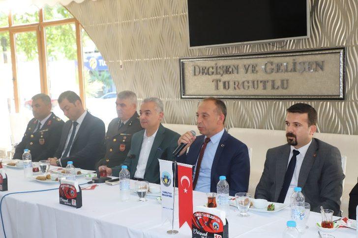 Turgutlu’da resmi bayramlaşma töreni gerçekleştirildi G2