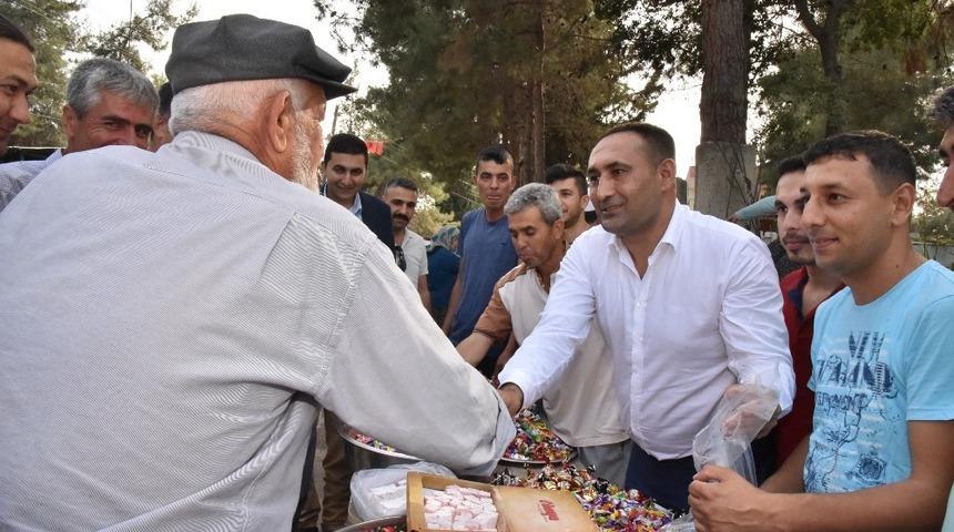 Başkan Yılmaz, vatandaşlarla bayramlaştı