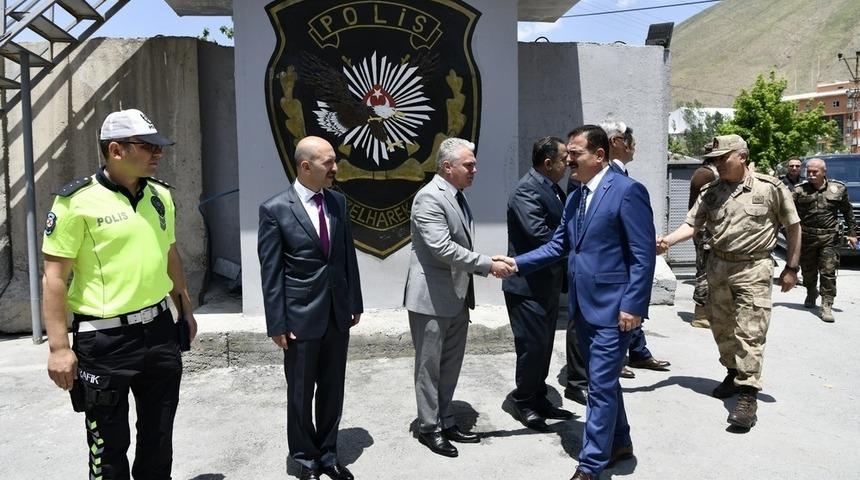 Hakkari’de resmi bayramlaşma töreni