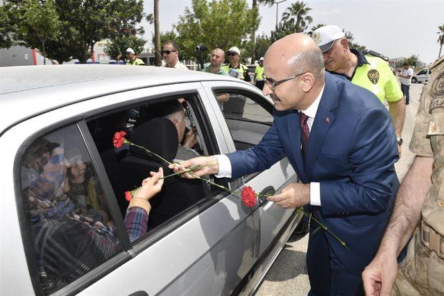 Vali Demirtaş bayram trafiğini havadan denetledi