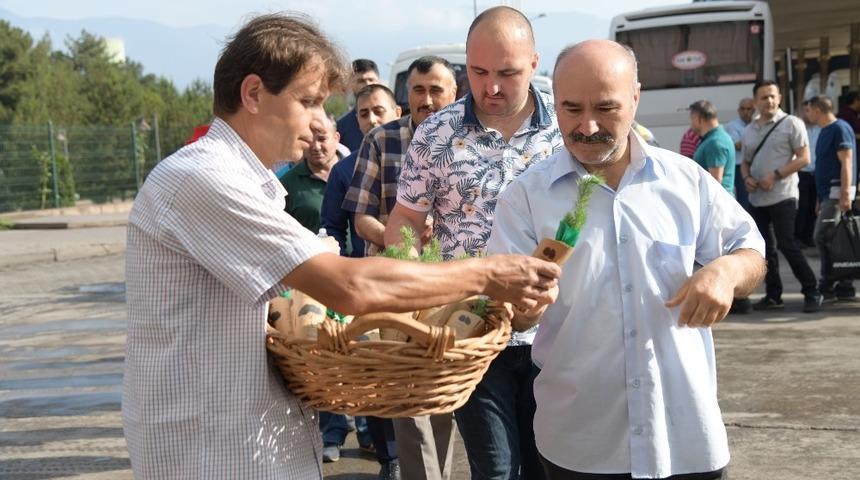 KARDEMİR &ccedil;alışanlarına bayram hediyesi olarak fidan dağıttı