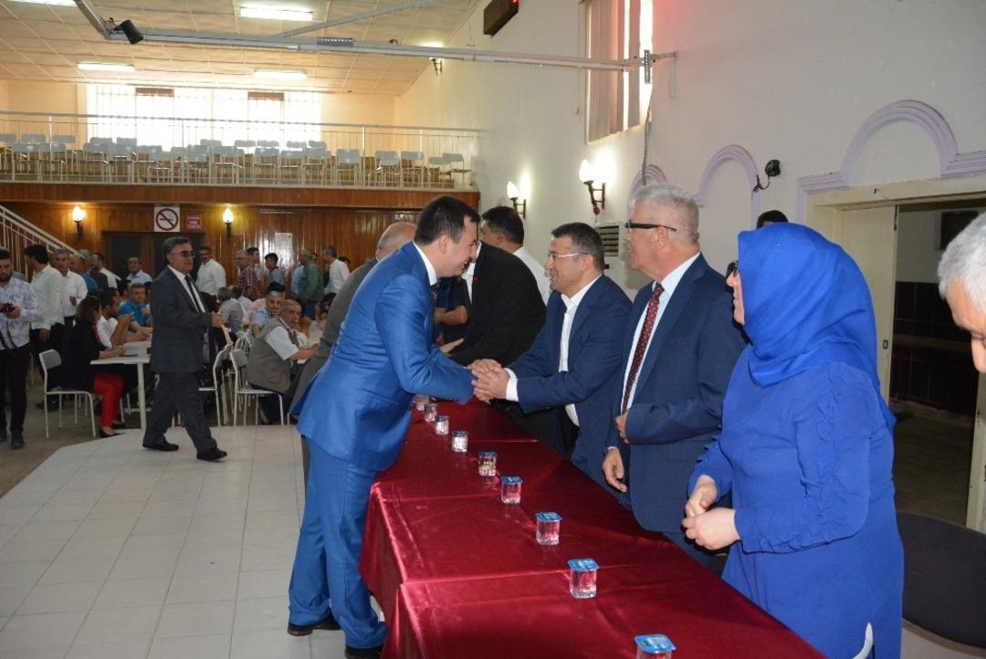 -Korkuteli&rsquo;de protokol bayramlaştı