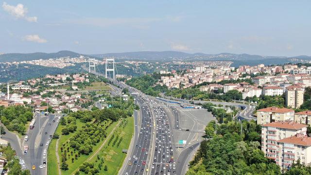 (Havadan fotoğraflarla) İstanbul'da bayram trafiği sürüyor