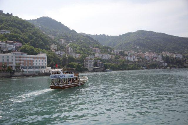 Gezinti teknesi hizmet vermeye başladı