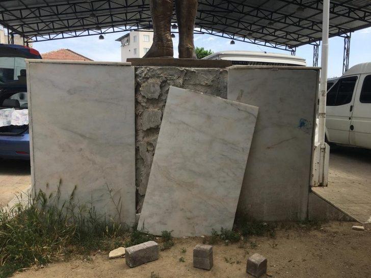 Atatürk büstünün bakımsız hali tepki çekti G3