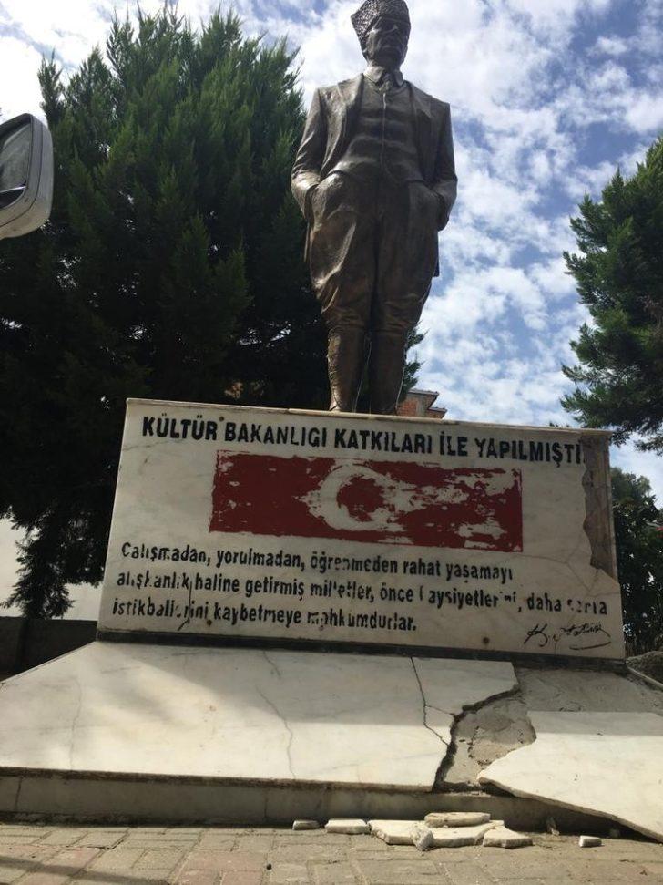 Atatürk büstünün bakımsız hali tepki çekti G4