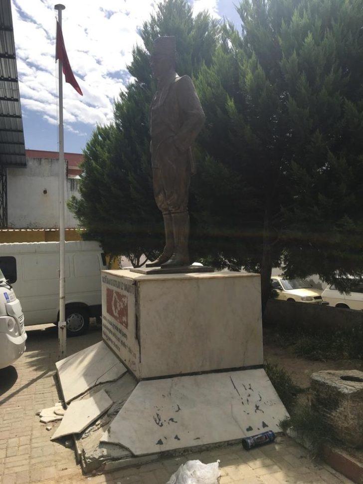 Atatürk büstünün bakımsız hali tepki çekti G5