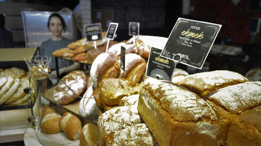 Bu fırındaki ekmekler asırlık mayalarla yapılıyor