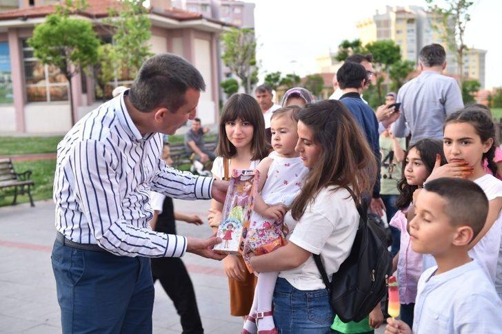 Bayramda çocuklara Başkan Balcı’dan oyuncak G2