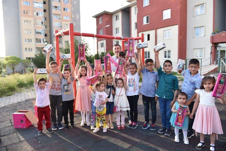 Bayramda çocuklara Başkan Balcı’dan oyuncak G3