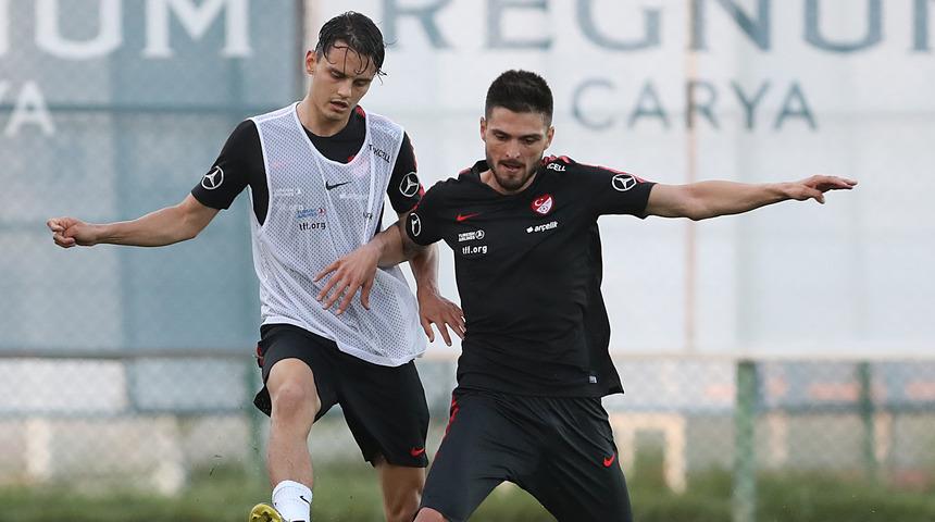 Okay Yokuşlu A Milli Futbol Takım'ın aday kadrosundan çıkarıldı