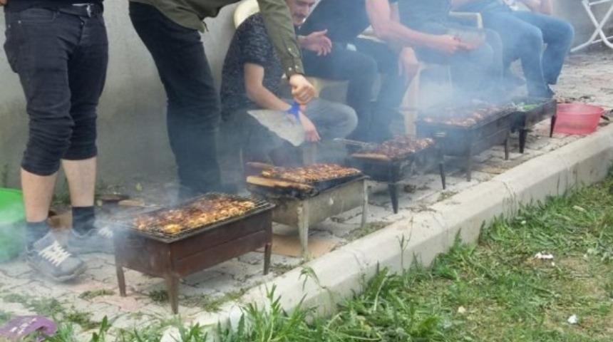 D&ouml;nerdere mahallesinde mangal etkinliği