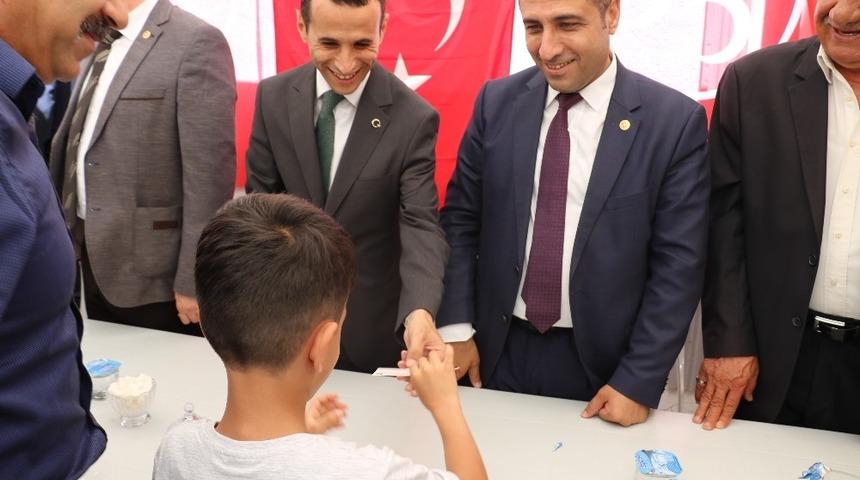 MHP&rsquo;liler parti binasında bayramlaştı