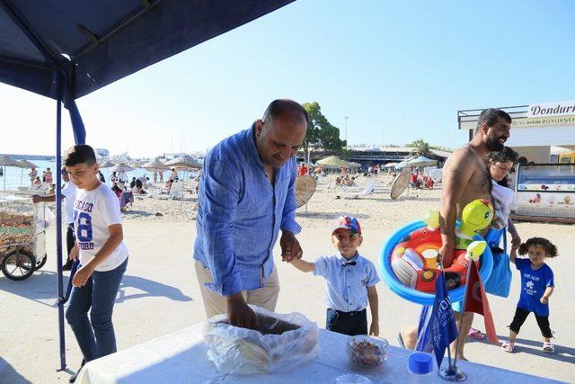 Aydın Büyükşehir sahillerde vatandaşlarla bayramlaştı