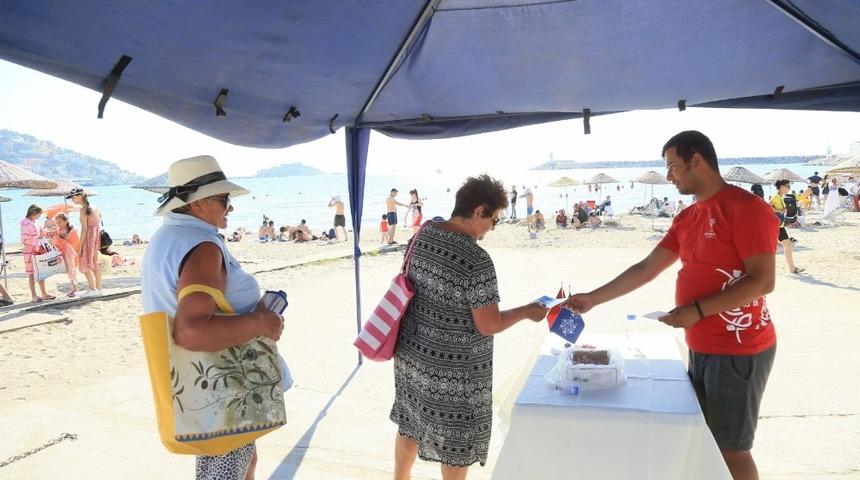 Aydın Büyükşehir sahillerde vatandaşlarla bayramlaştı