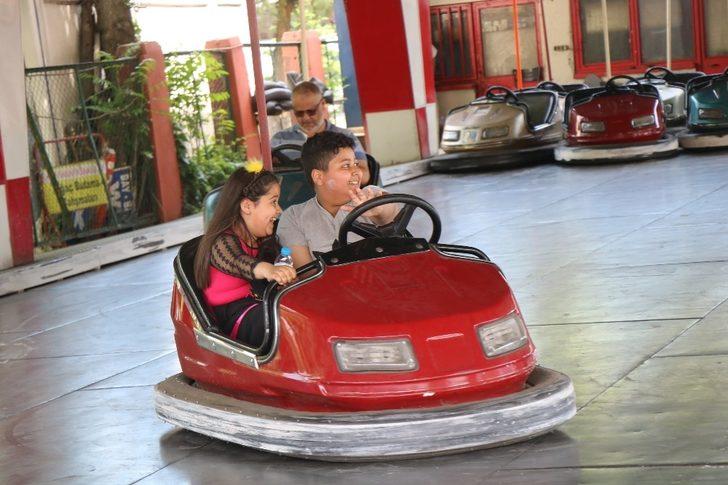 Bayramı gezerek ve eğlenerek değerlendirdiler G4