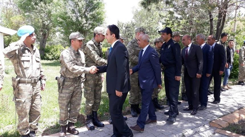 &Ccedil;aldıran&rsquo;da bayramlaşma t&ouml;reni