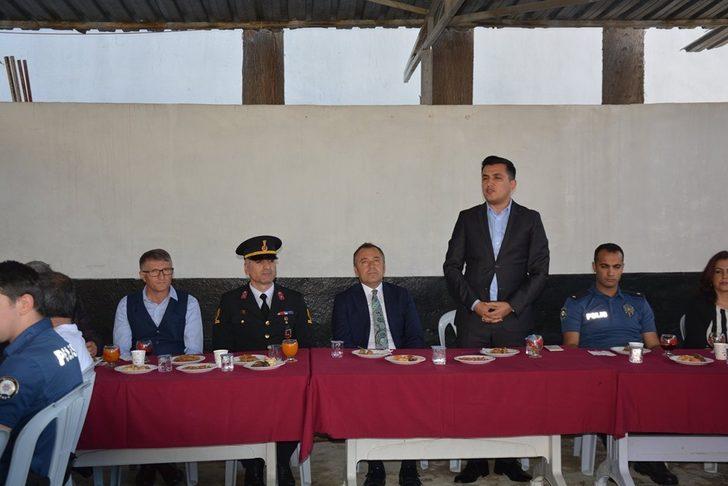 Selendi protokolü bayramlaştı G2