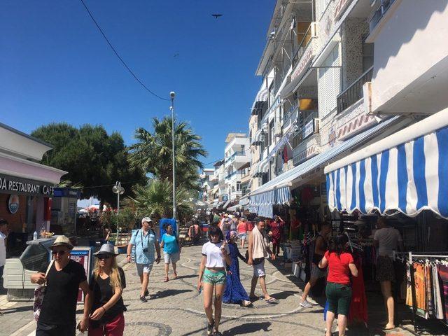 Marmara ve Avşa tatilcilerin akınına uğradı