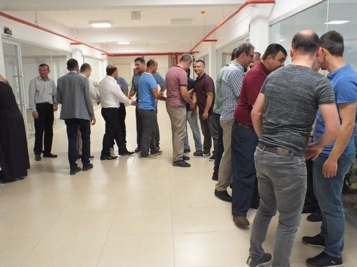 Başkan Tekin belediye personeli ile bayramlaştı G3