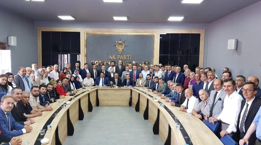 AK Parti &Ccedil;orum teşkilatlarında bayramlaşma