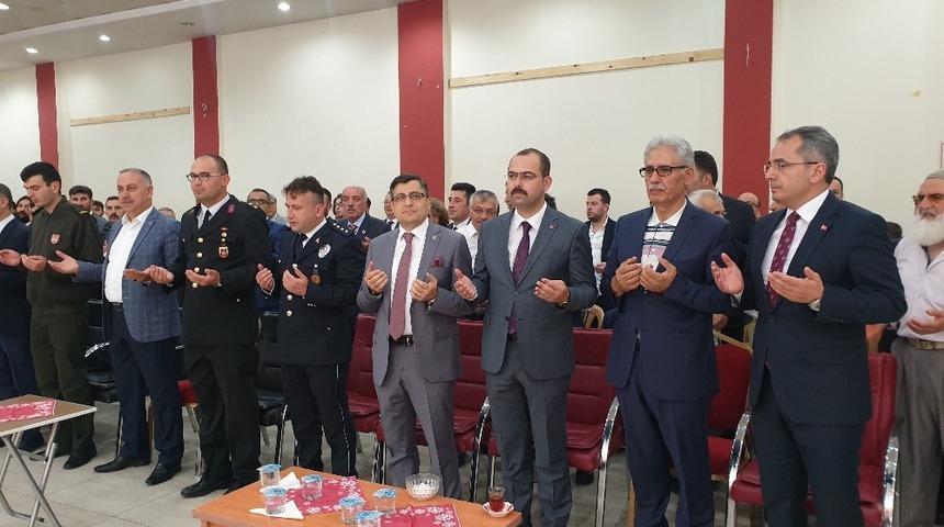 Tosya protokolü vatandaşlarla bayramlaştı