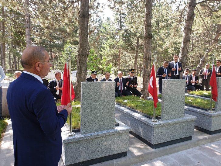 Kaymakam ve Belediye Başkanı çalışan personel ile bayramlaştı G2