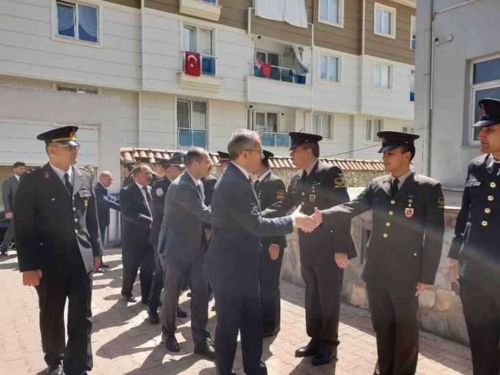 Kaymakam ve Belediye Başkanı çalışan personel ile bayramlaştı G3