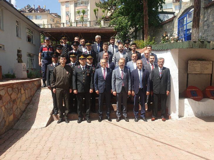 Kaymakam ve Belediye Başkanı çalışan personel ile bayramlaştı G4