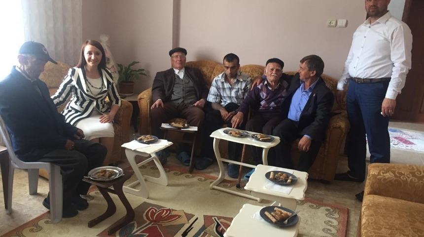 Belediye Başkanı Tekin, yaşlıların bayramını kutladı