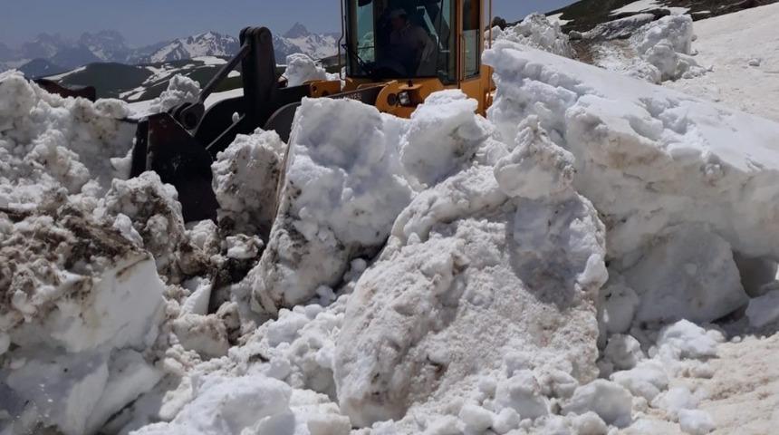 3500 rakımlı yaylada zorlu bayram mesaisi!