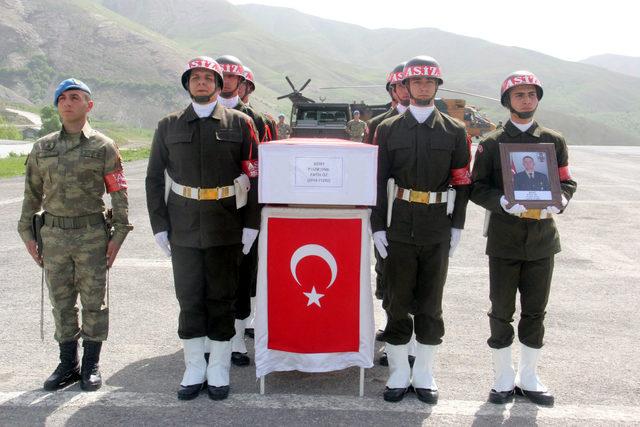 Kaza şehidi Uzman Onbaşı, Hakkari'den törenle uğurlandı