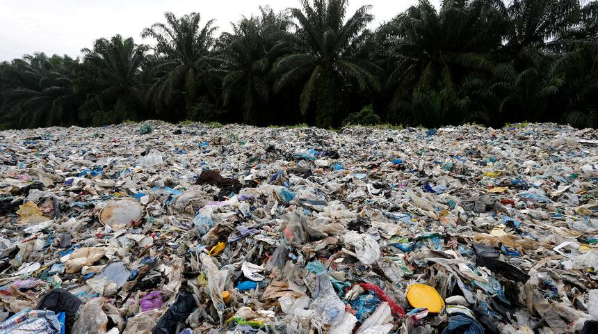 İnanılmaz rakam! Bir insan yılda 50 bin mikroplastik yutuyor