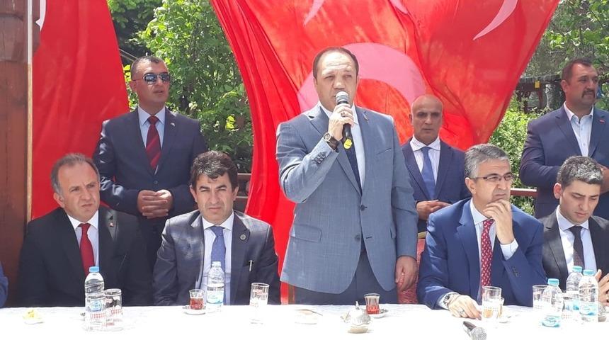 MHP&rsquo;de bayramlaşma programı