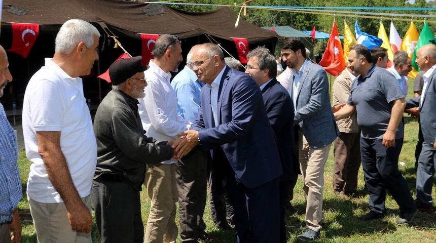 Başkan &Ouml;zt&uuml;rk mahalle şenliklerine katıldı