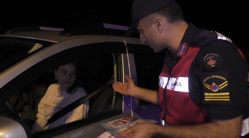 Jandarmadan gece g&uuml;nd&uuml;z bayram denetimi