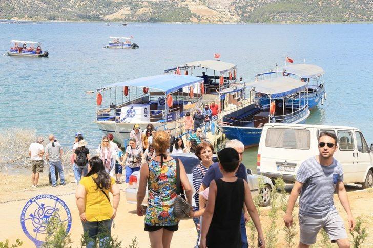 Zümrüt yeşili güzellik Arapapıştı Kanyonu’na bayramda ziyaretçi akını G3