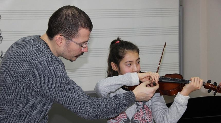 Y&uuml;ksel Yalova G&uuml;zel Sanatlar Lisesi yetenekli &ouml;ğrencileri bekliyor