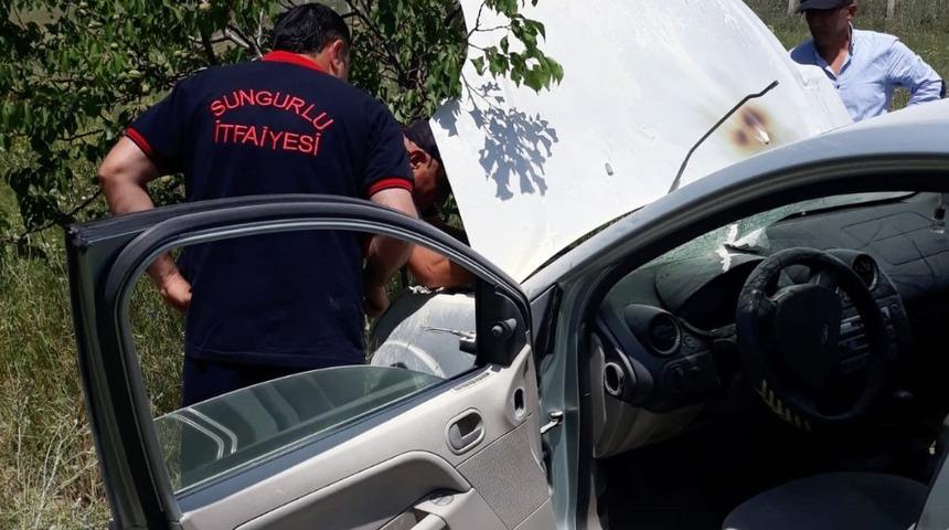 Kaza yapan araç alev aldı: 4 yaralı