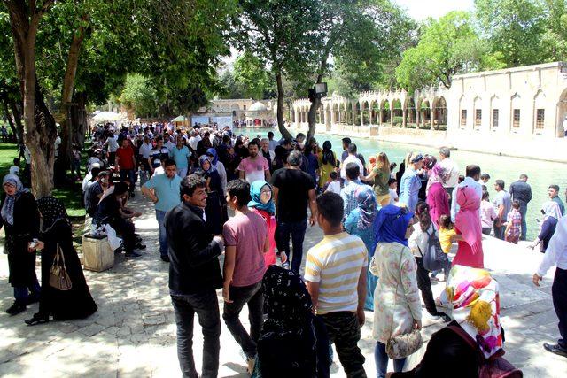 Şanlıurfa, bayramda ziyaretçi akınına uğradı