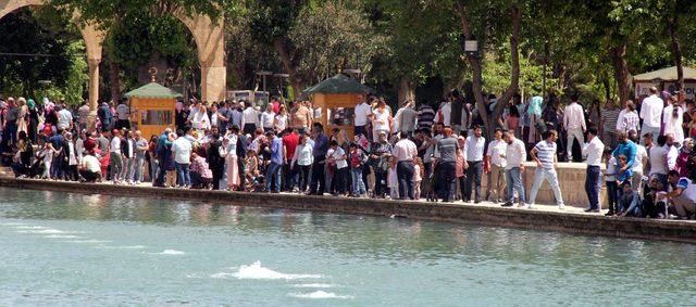 Şanlıurfa, bayramda ziyaretçi akınına uğradı