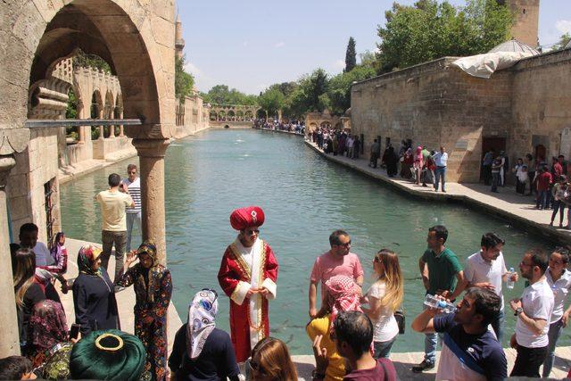 Şanlıurfa, bayramda ziyaretçi akınına uğradı