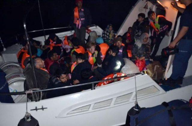 İzmir’de 21’i çocuk 35 kaçak göçmen yakalandı