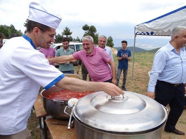 Aşçı, Belediye Başkanı Çalışkan’dan ‘kapak kaldırma’ parası aldı