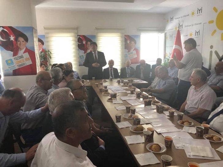 İYİ Parti Kayseri Milletvekili Dursun Ataş, bayramlaşma programına katıldı G1