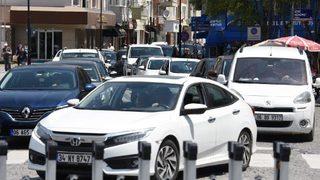 Bayram tatili dönüş yolculuğu başladı! 2 kilometrelik kuyruk oluştu