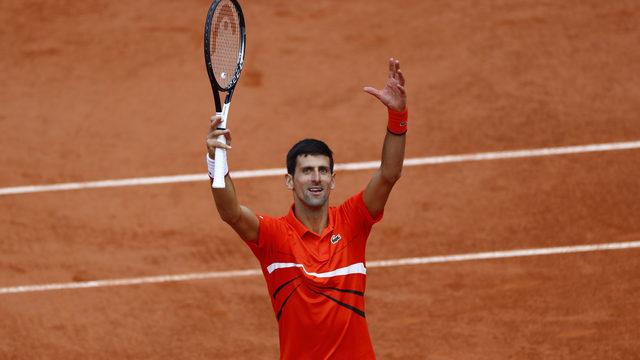 Novak Djokovic Roland Garros'ta yarı finale yükseldi