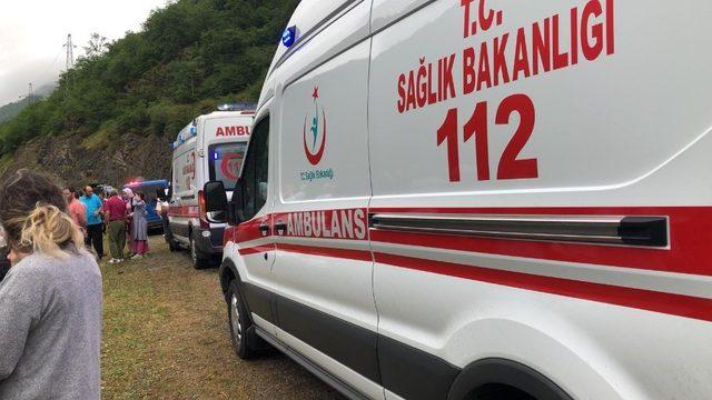 Trabzon’da araba dereye uçtu: 1 ölü, 2 yaralı