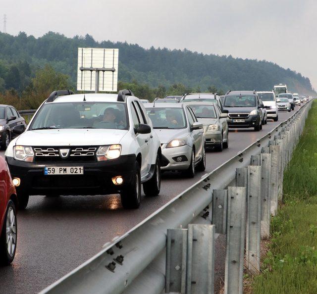 TEM'in Bolu geçişinde bayram dönüşü yoğunluğu